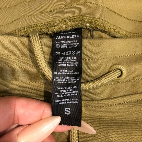 Alphalete Essential Short Green Tea Size Small BNWT - Picture 6 of 7